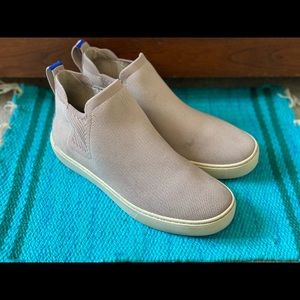 Rothy’s Chelsea size 9 in Taupe